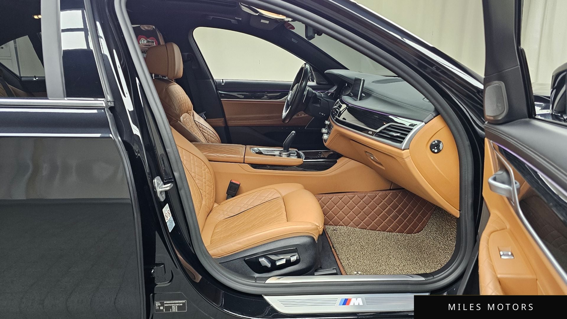 BMW 7 Series (G11) 2020 — миниатюра 11