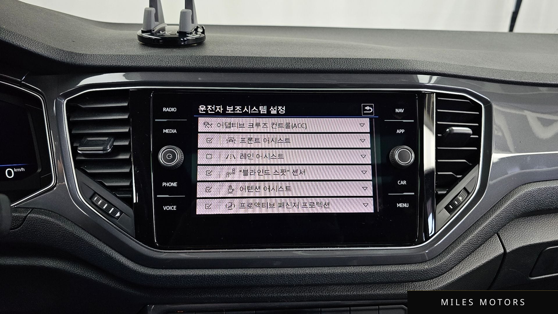 Volkswagen T-Roc 2022 — миниатюра 16