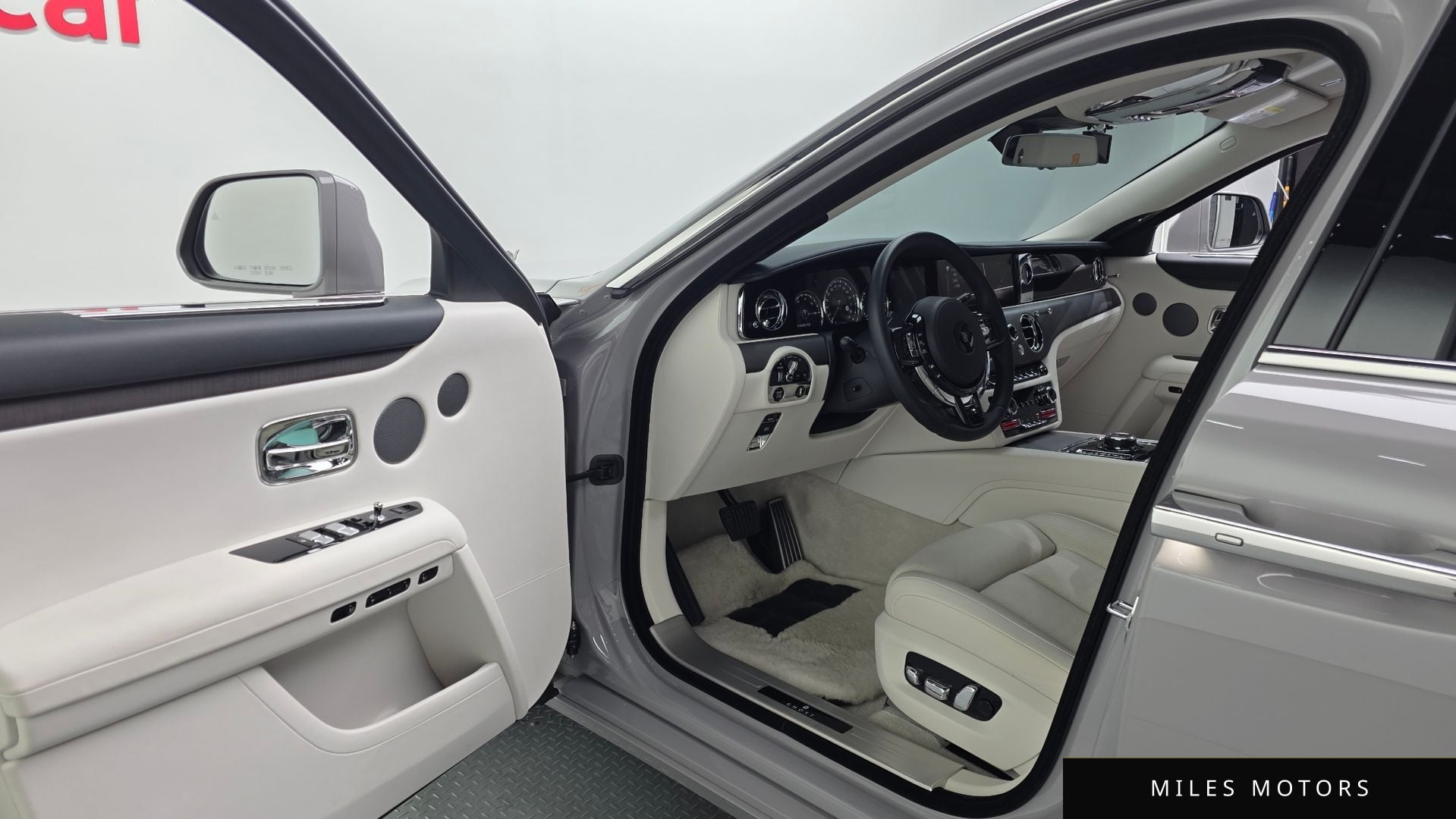 Rolls-Royce 고스트 2024 — миниатюра 10
