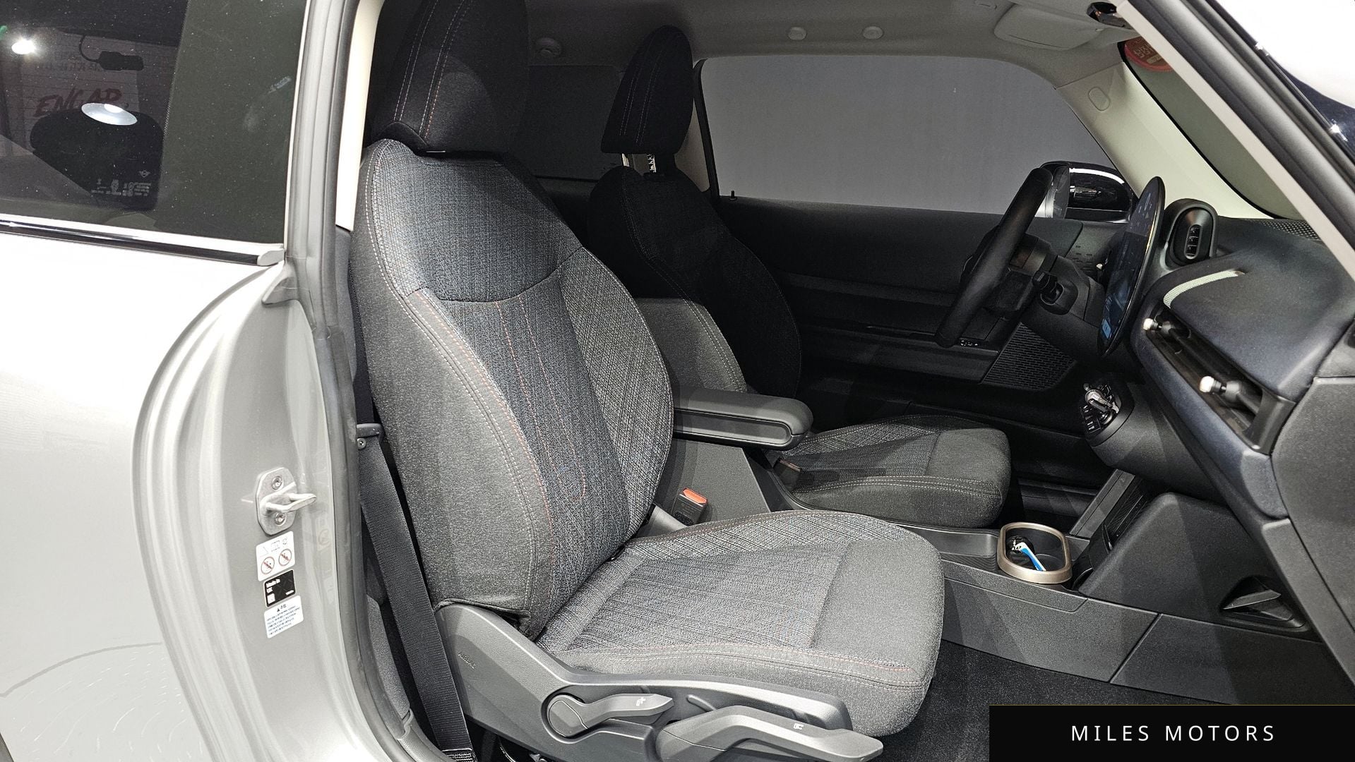 MINI 쿠퍼 C 2025 — миниатюра 10