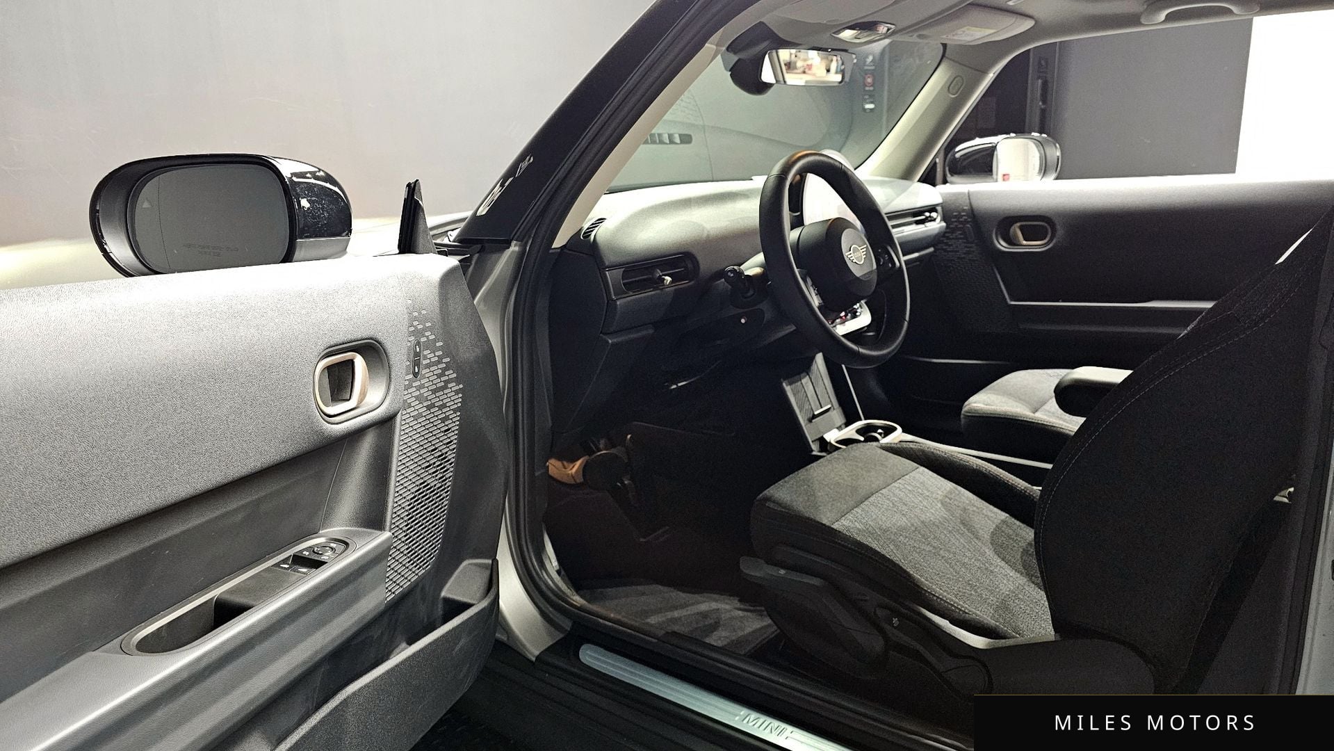 MINI 쿠퍼 C 2025 — миниатюра 12