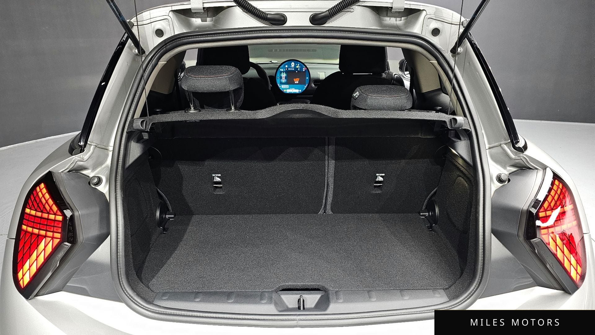 MINI 쿠퍼 C 2025 — миниатюра 20