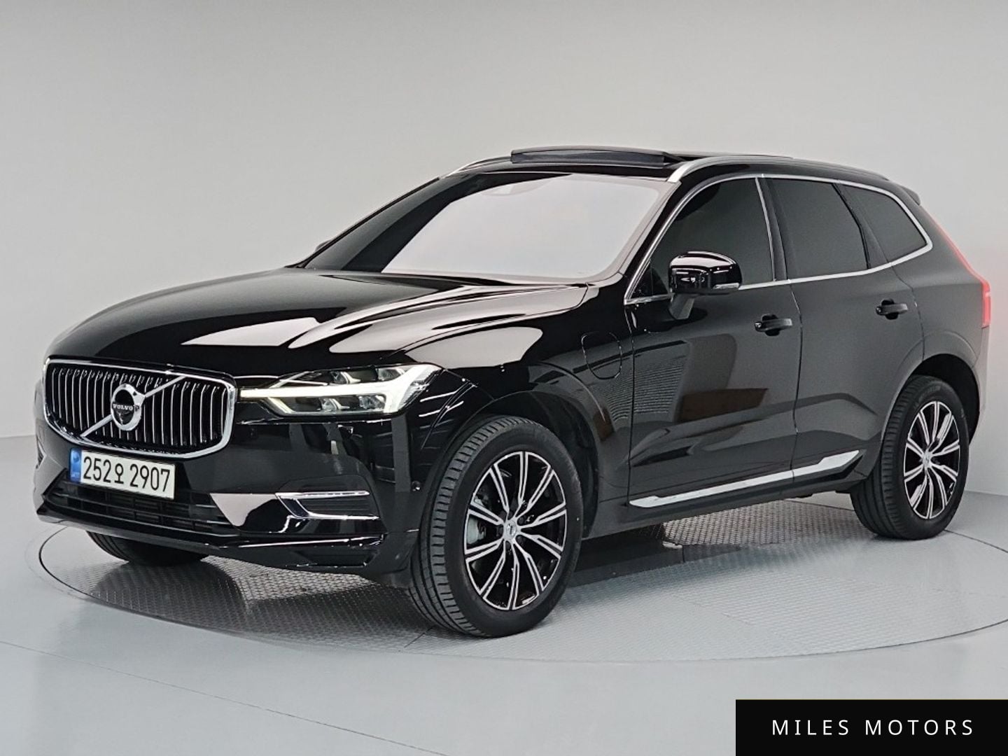 Volvo XC60 2021 — миниатюра 3