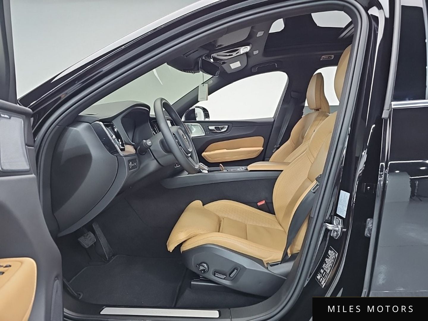 Volvo XC60 2021 — миниатюра 10