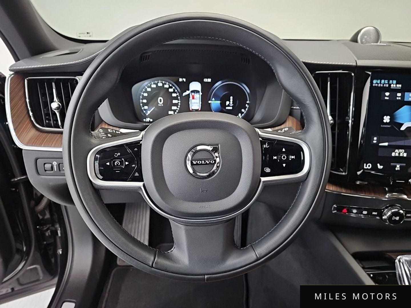 Volvo XC60 2021 — миниатюра 12
