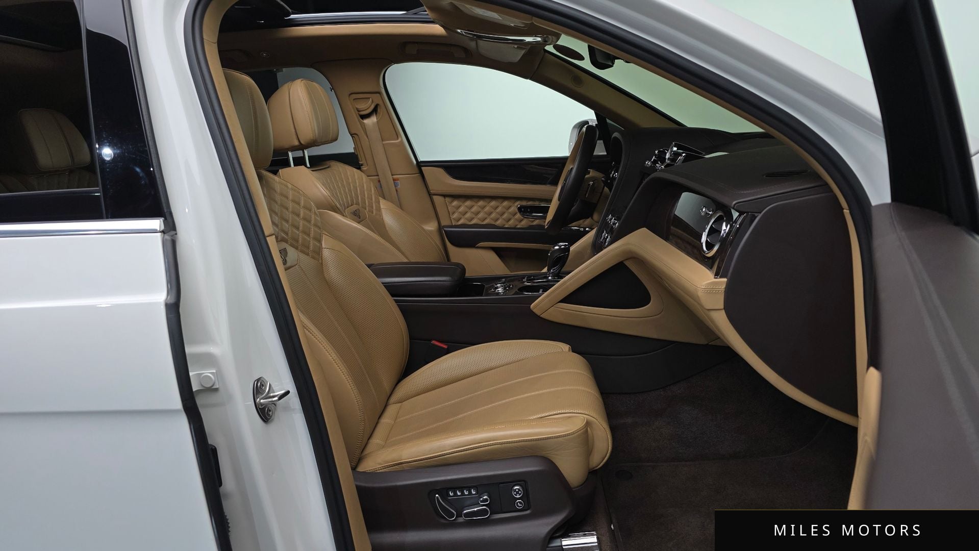 Bentley 벤테이가 2022 — миниатюра 11