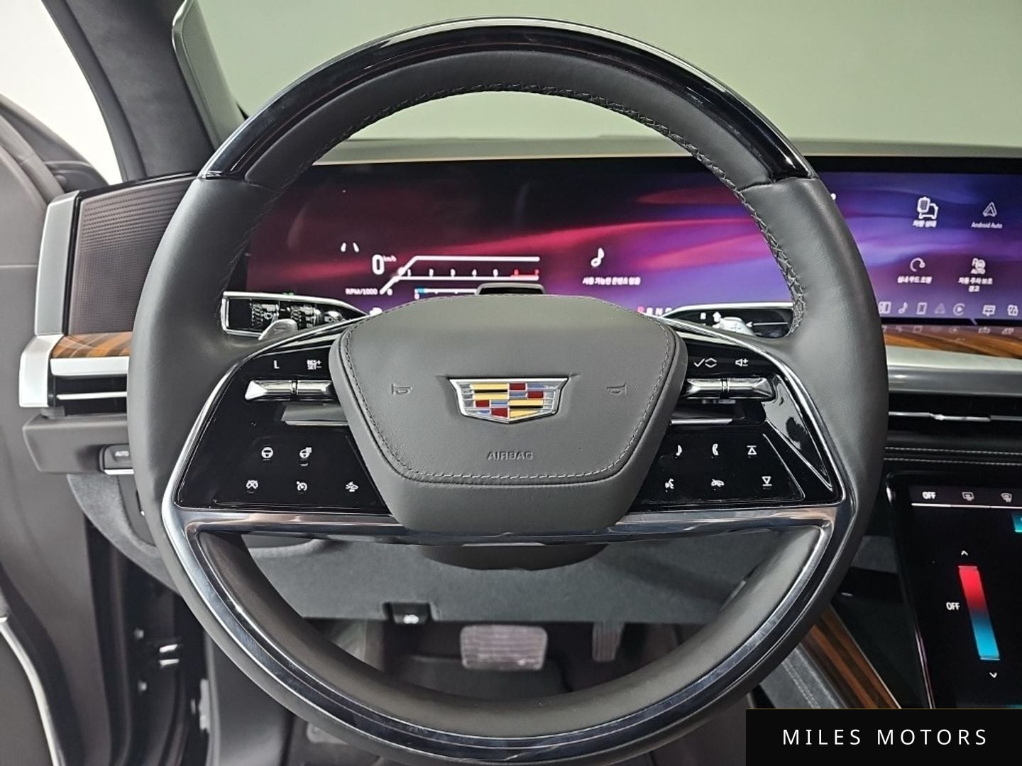 Cadillac Escalade 2025 — миниатюра 12
