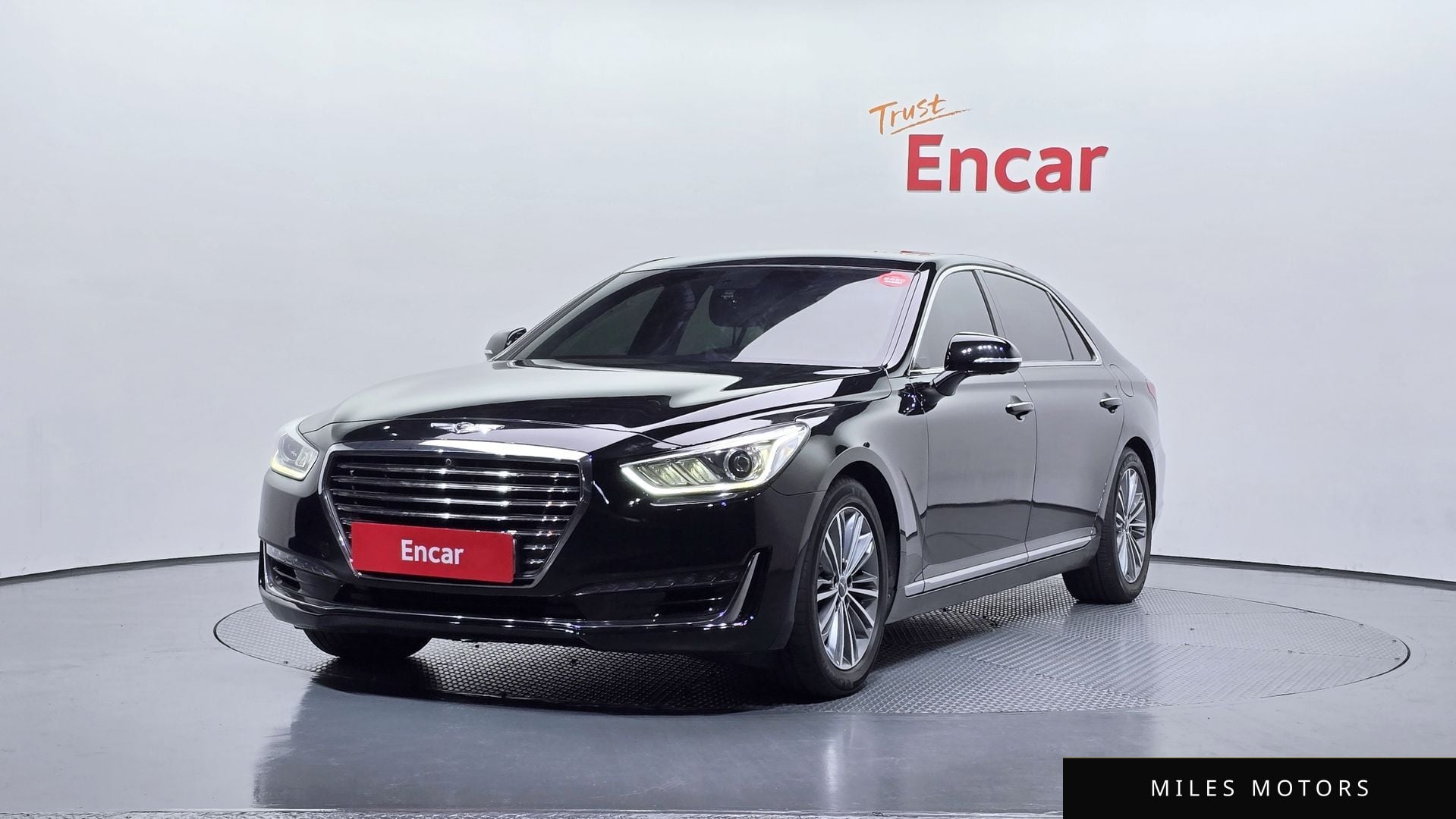 Genesis EQ900 2016 — фото 1 из 12