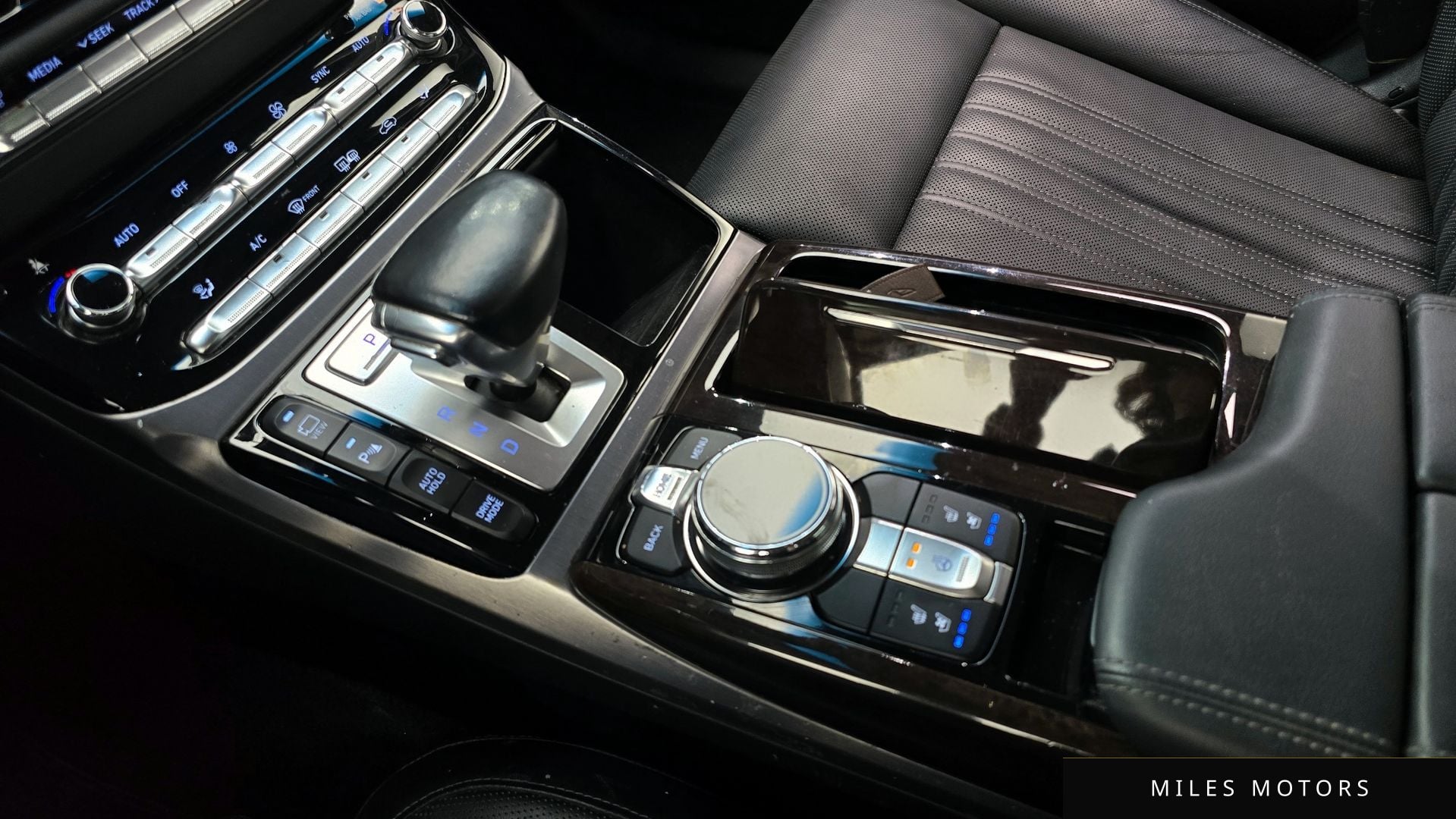 Genesis EQ900 2016 — миниатюра 9