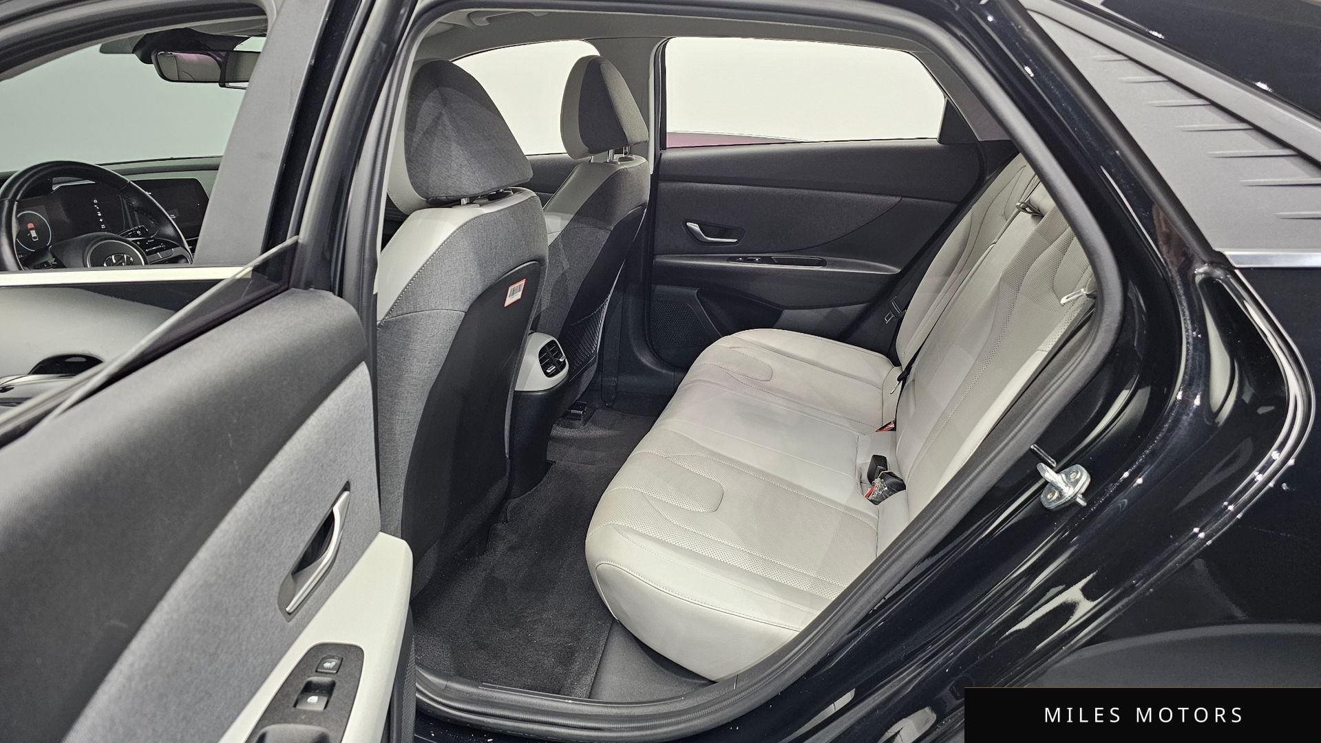 Hyundai AVANTE 2021 — миниатюра 11