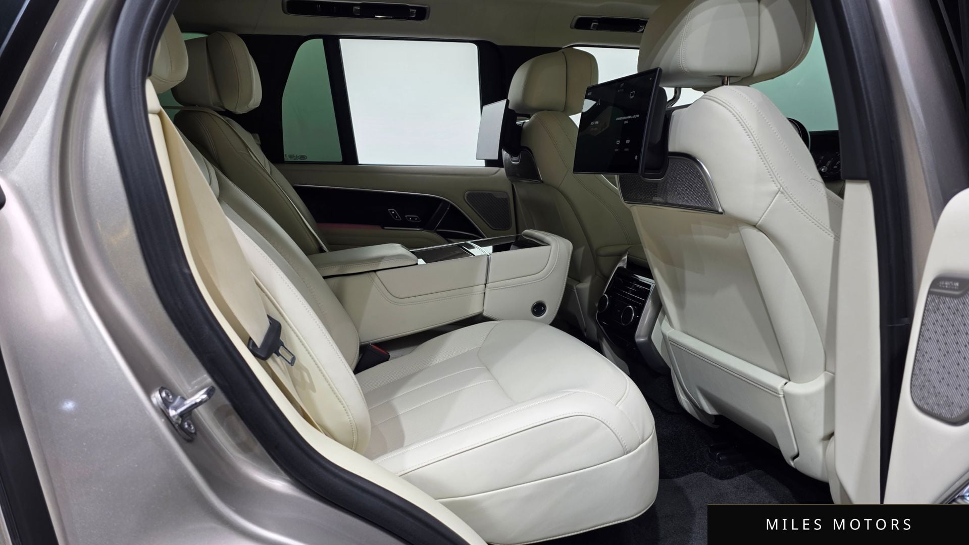 Land Rover Range Rover 2025 — миниатюра 12