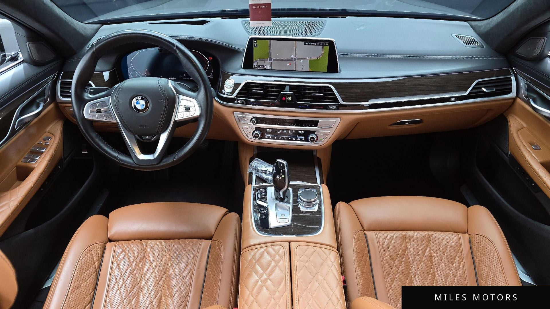 BMW 7 Series (G11) 2022 — миниатюра 7