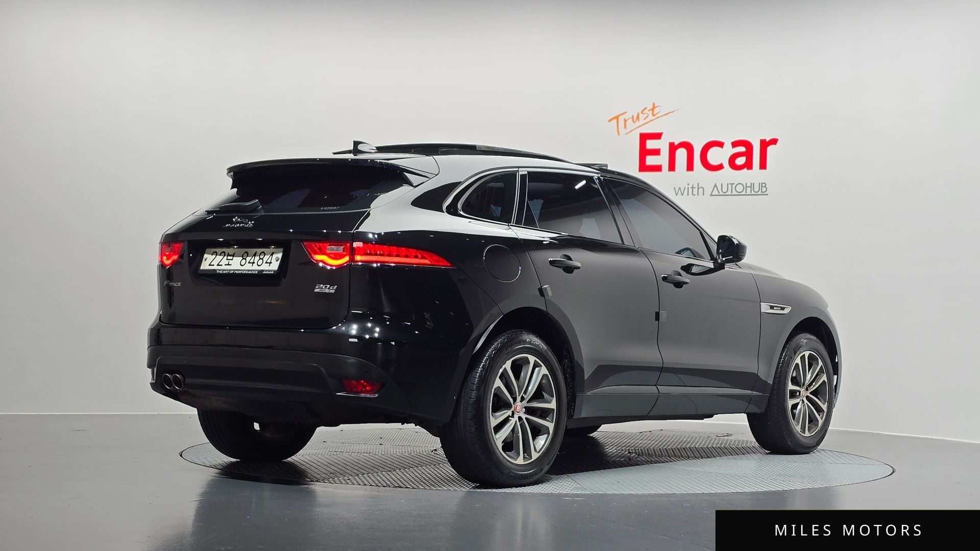 Jaguar F-PACE 2017 — миниатюра 2