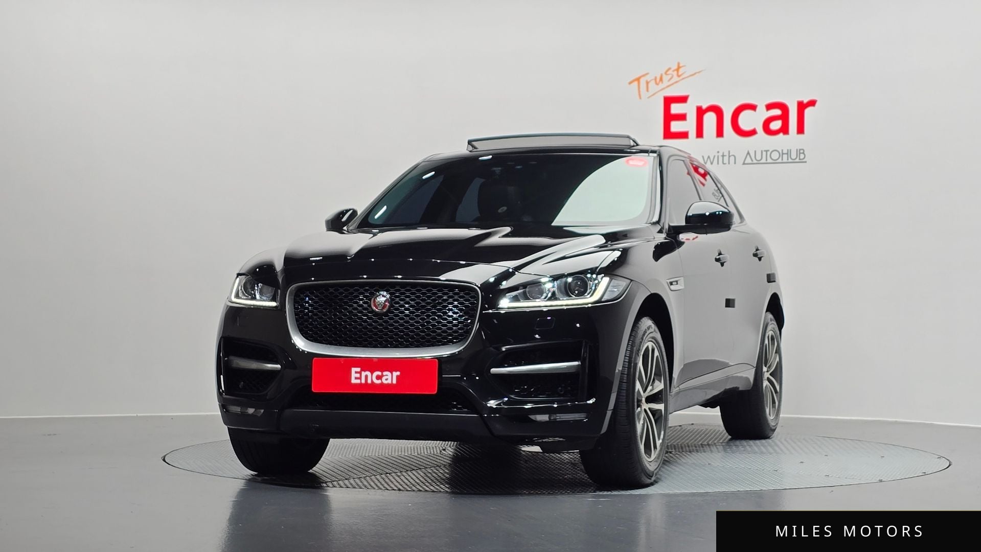 Jaguar F-PACE 2017 — миниатюра 3