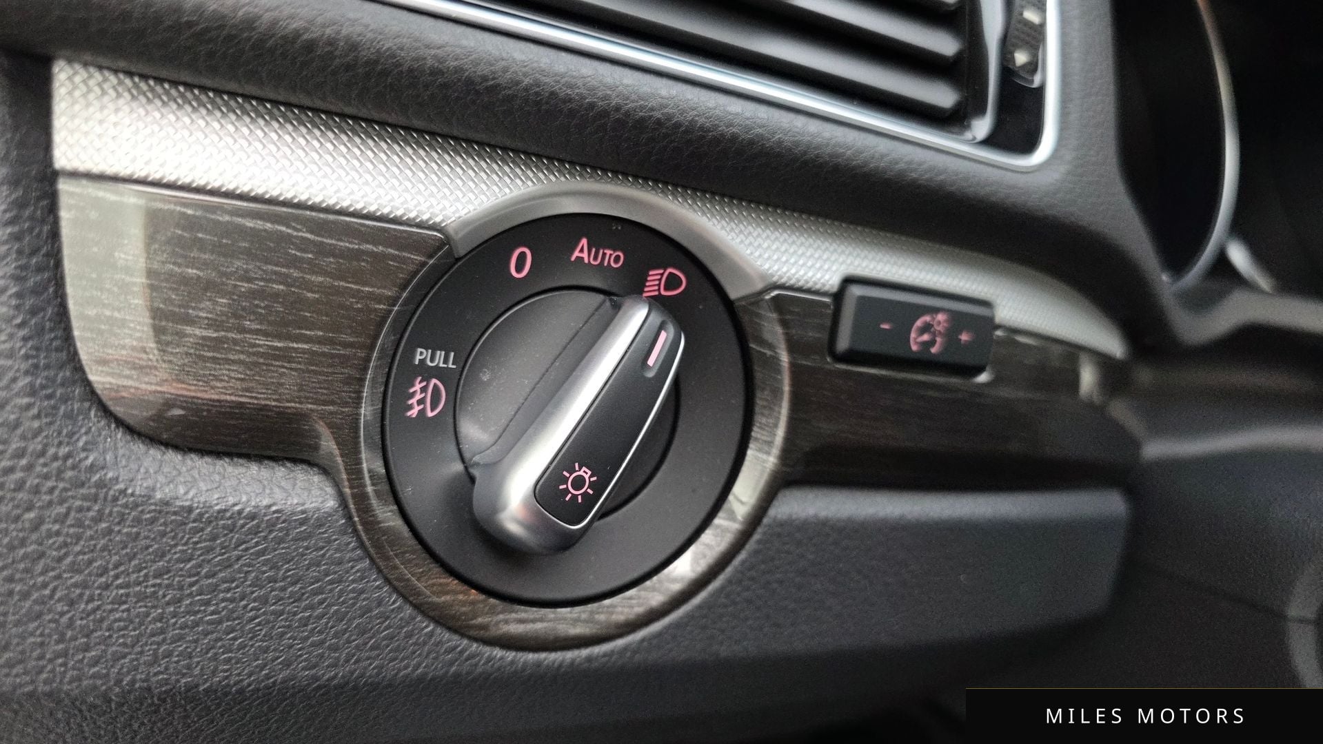 Volkswagen Passat 2018 — миниатюра 12
