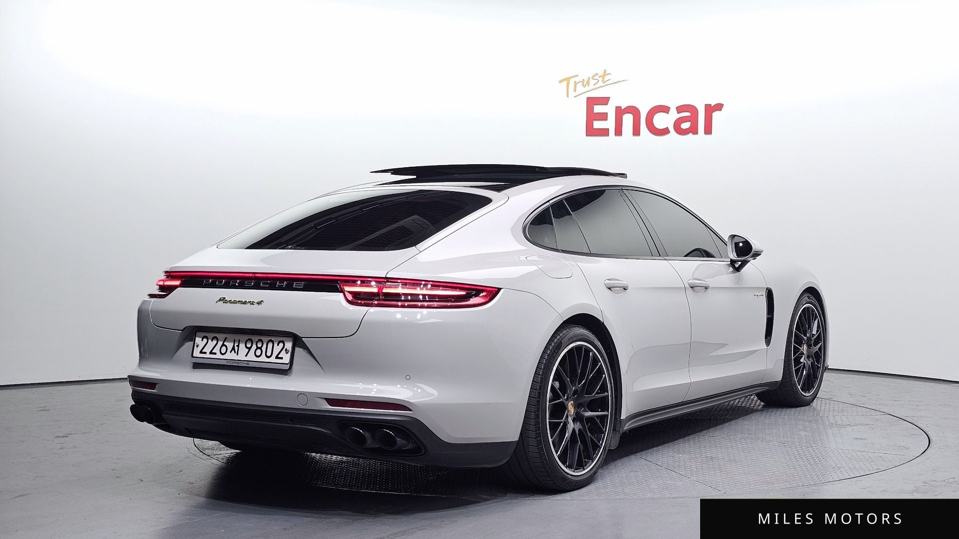 Porsche Panamera 2020 — миниатюра 2