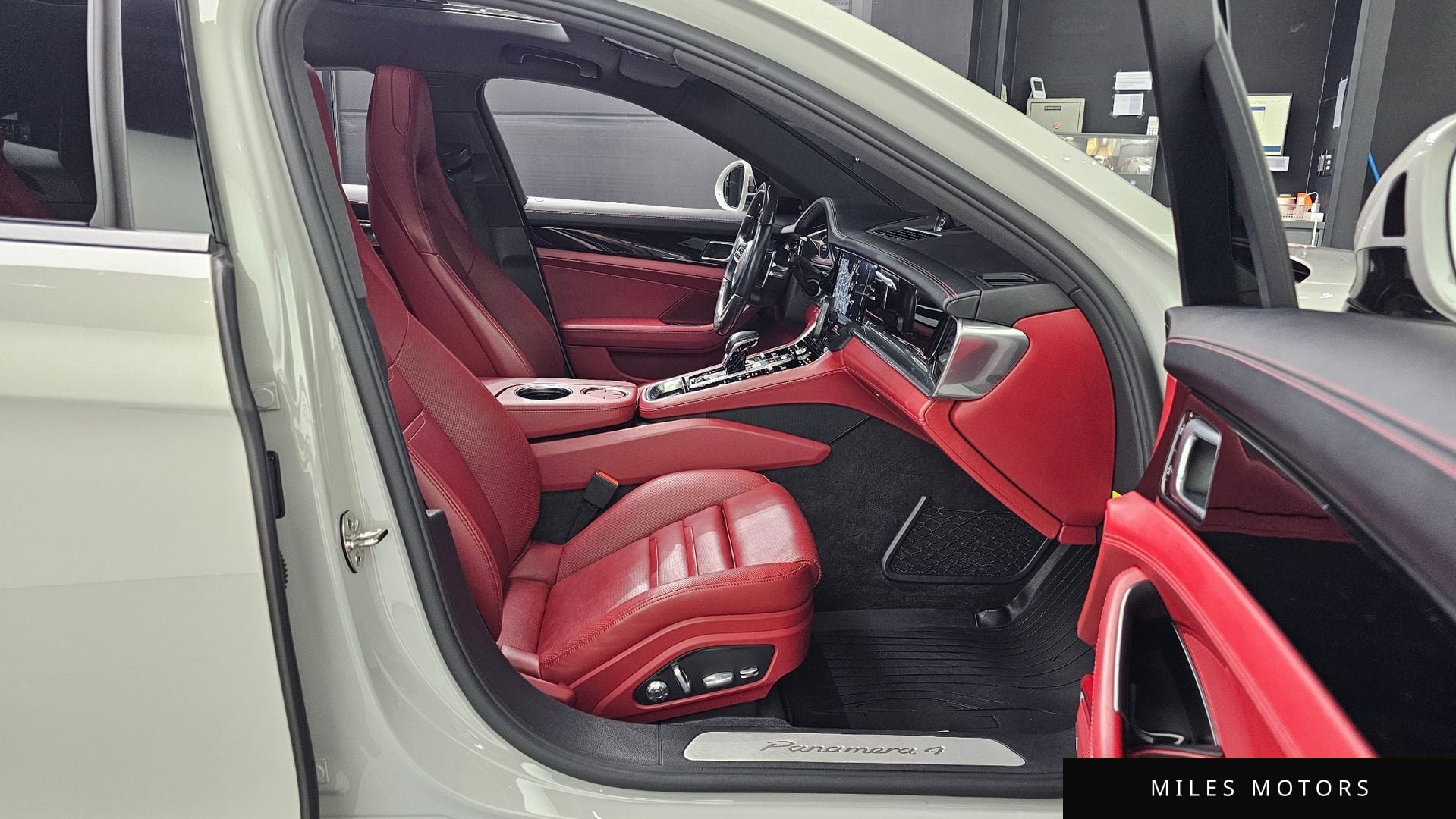 Porsche Panamera 2020 — миниатюра 12