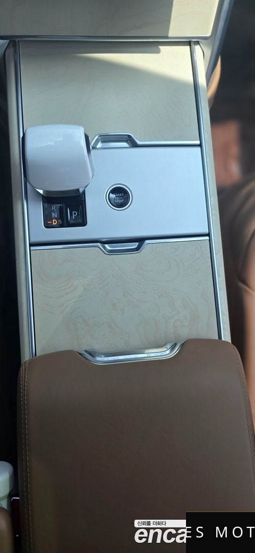 Land Rover Range Rover 2024 — миниатюра 11