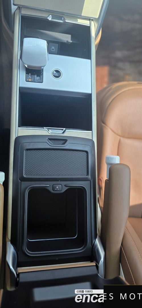 Land Rover Range Rover 2024 — миниатюра 12