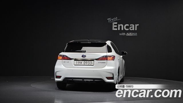Лексус CT200h 2016 — миниатюра 4