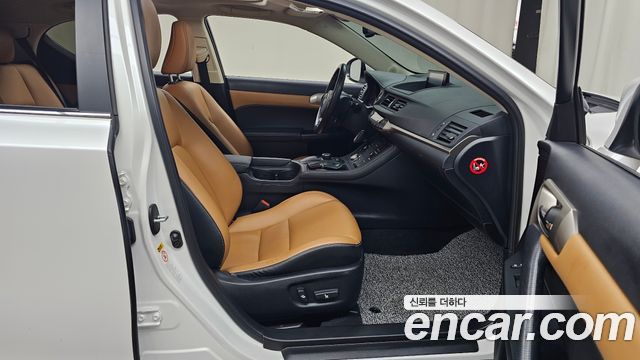 Лексус CT200h 2016 — миниатюра 11