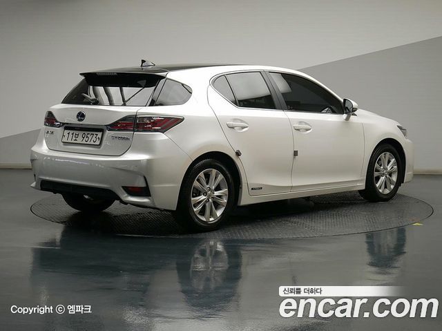 Лексус CT200h 2015 — миниатюра 3