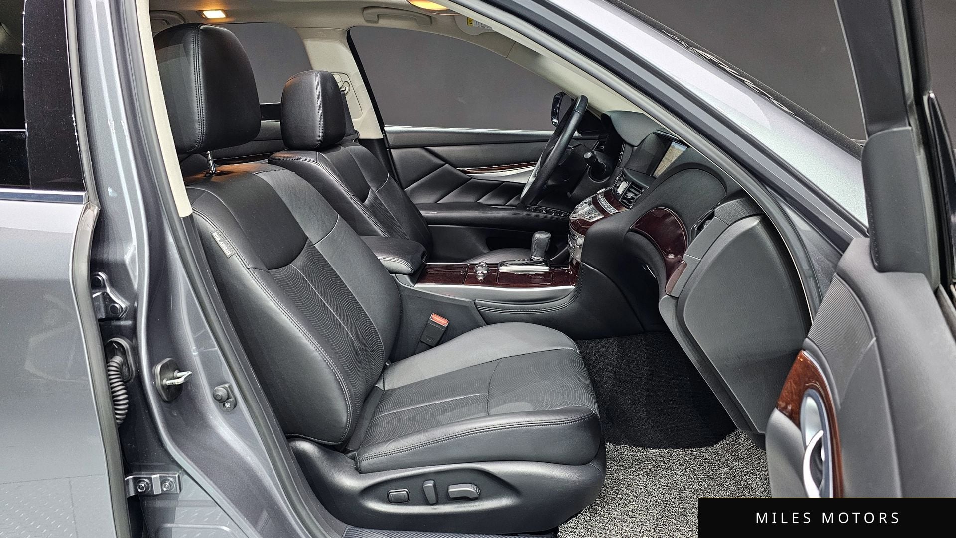 Infiniti Q70 2017 — миниатюра 10