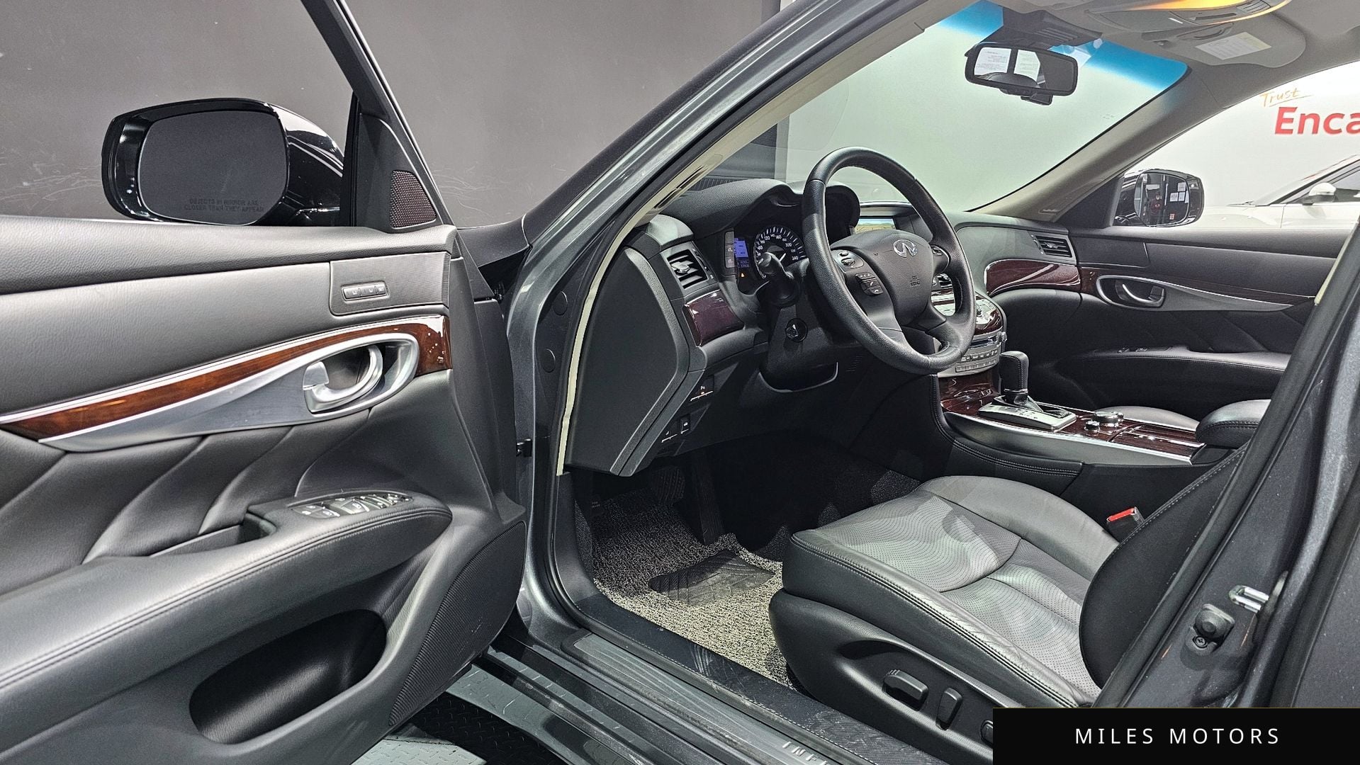 Infiniti Q70 2017 — миниатюра 11