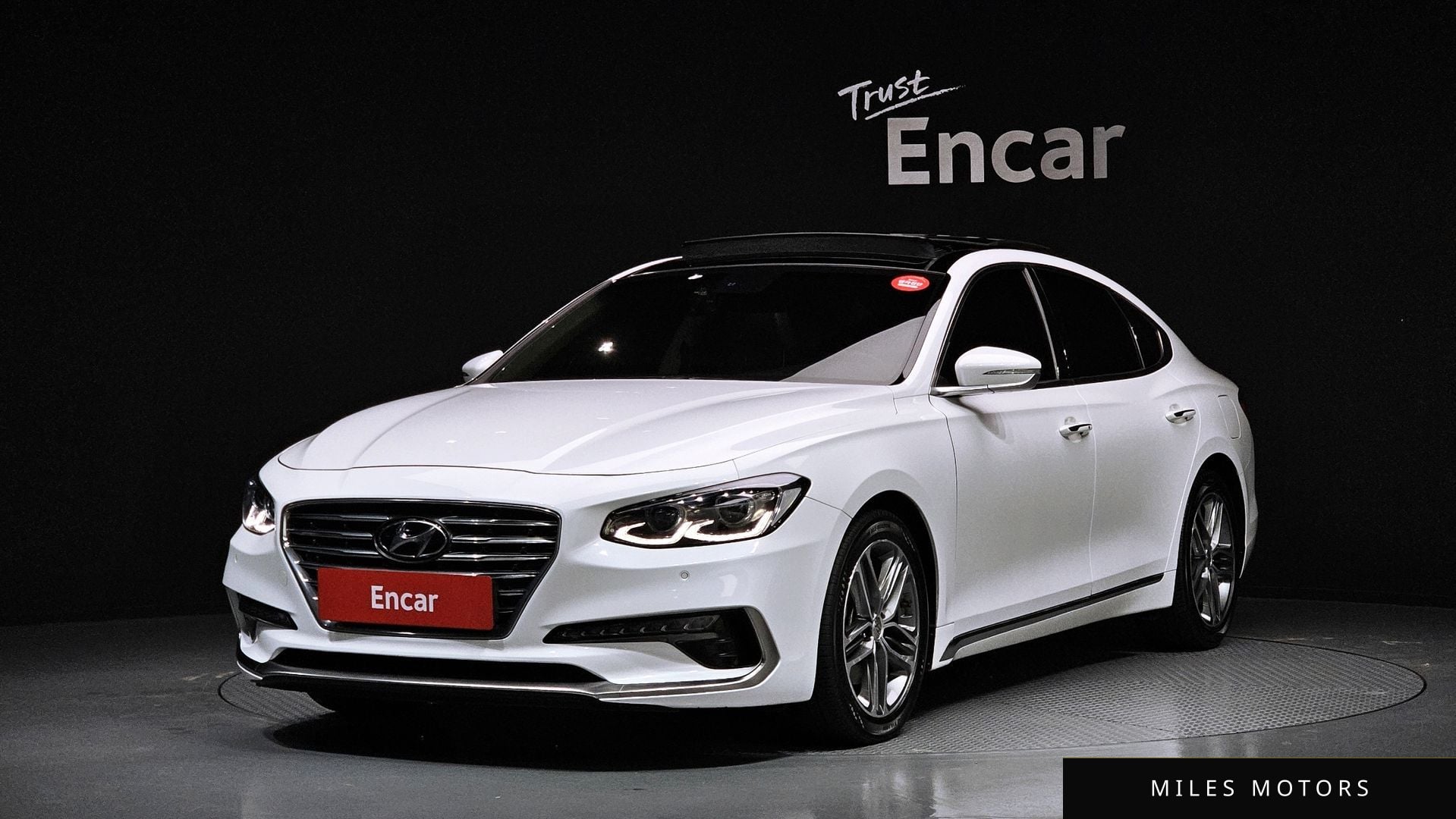 Hyundai Grandeur 2017 — фото 1 из 12