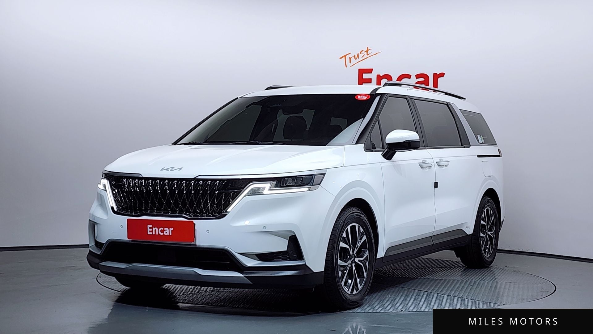 Kia Carnival 2022 — фото 1 из 12