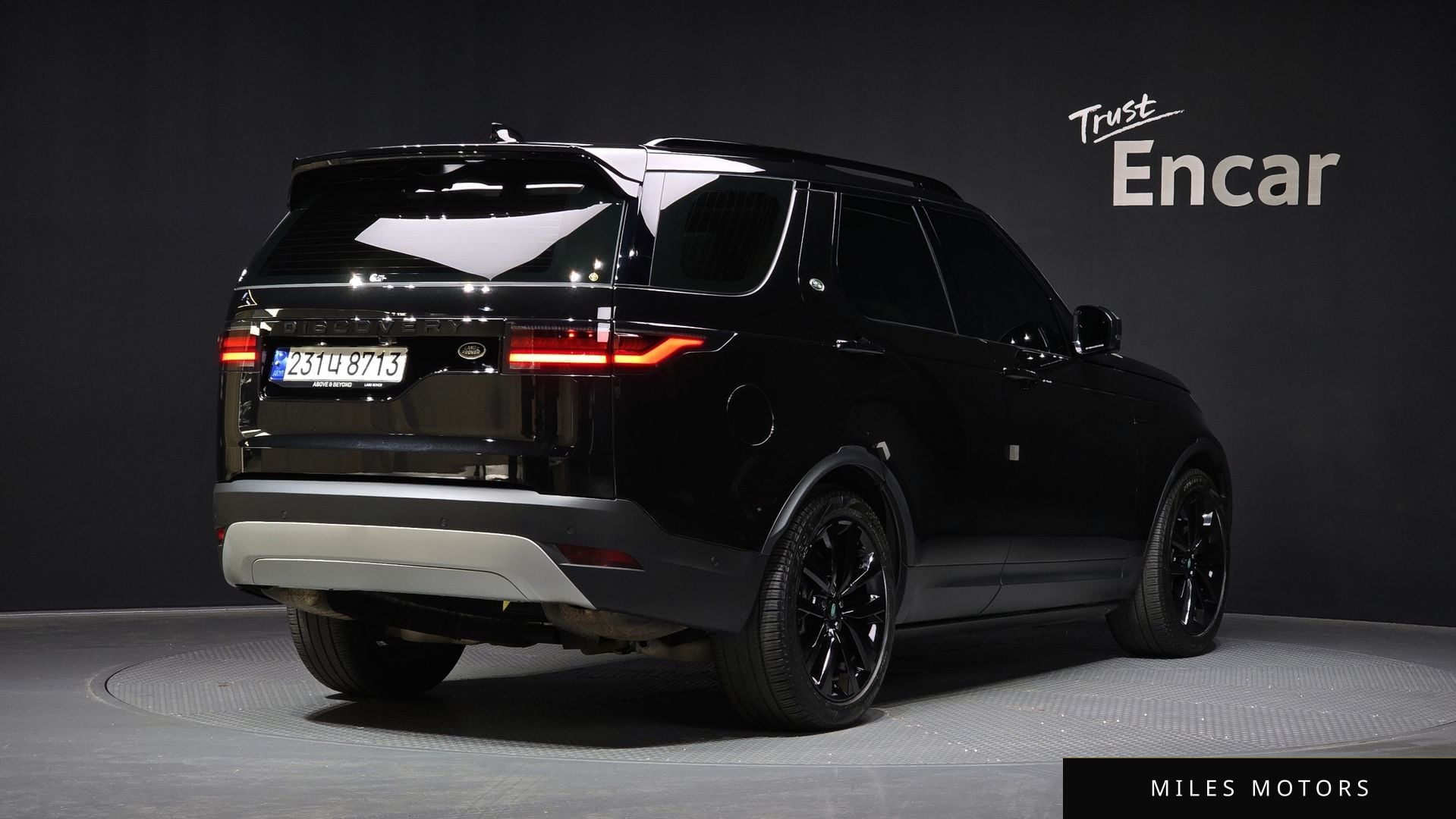 Land Rover Discovery 2023 — миниатюра 2
