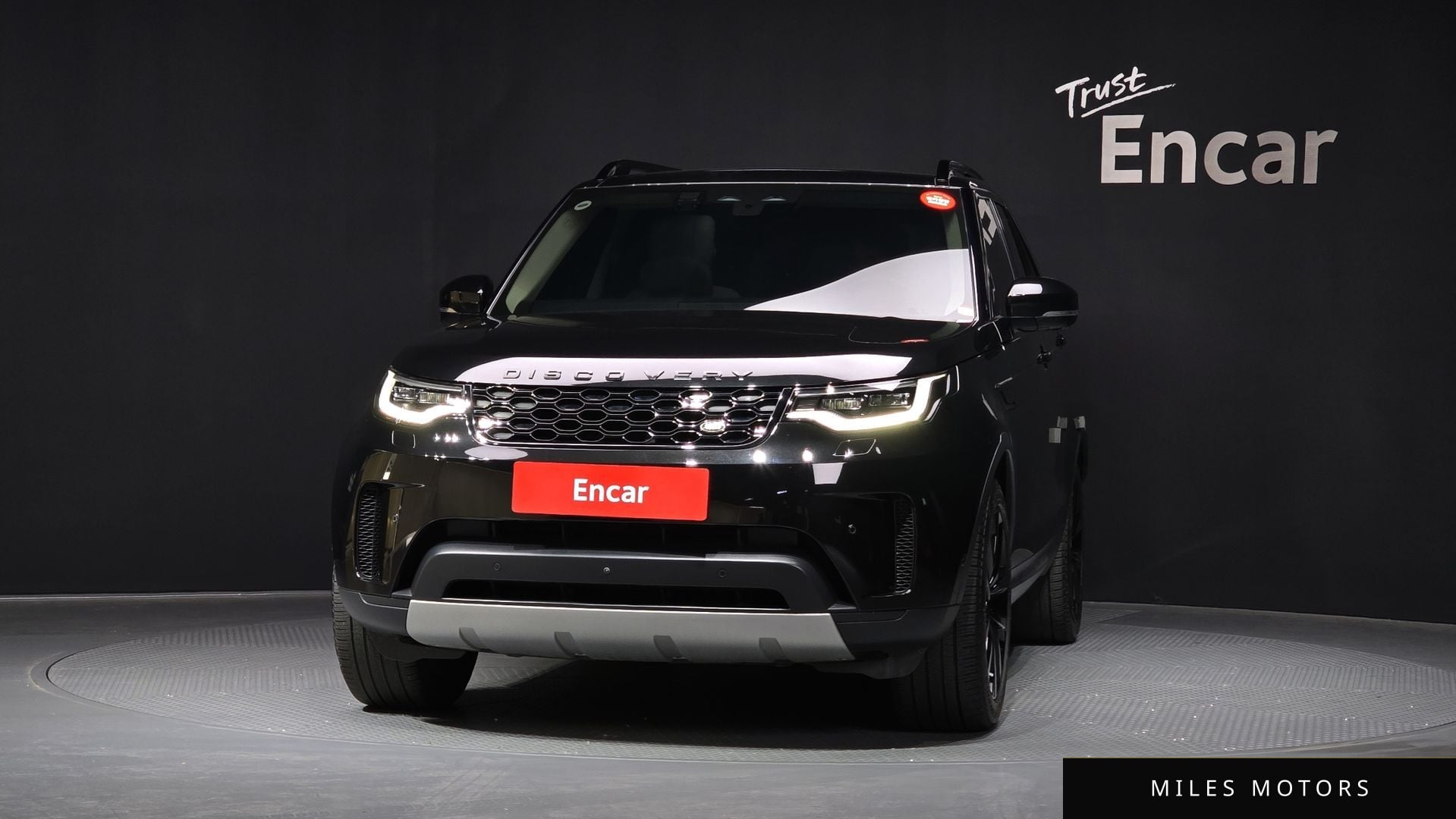 Land Rover Discovery 2023 — миниатюра 3