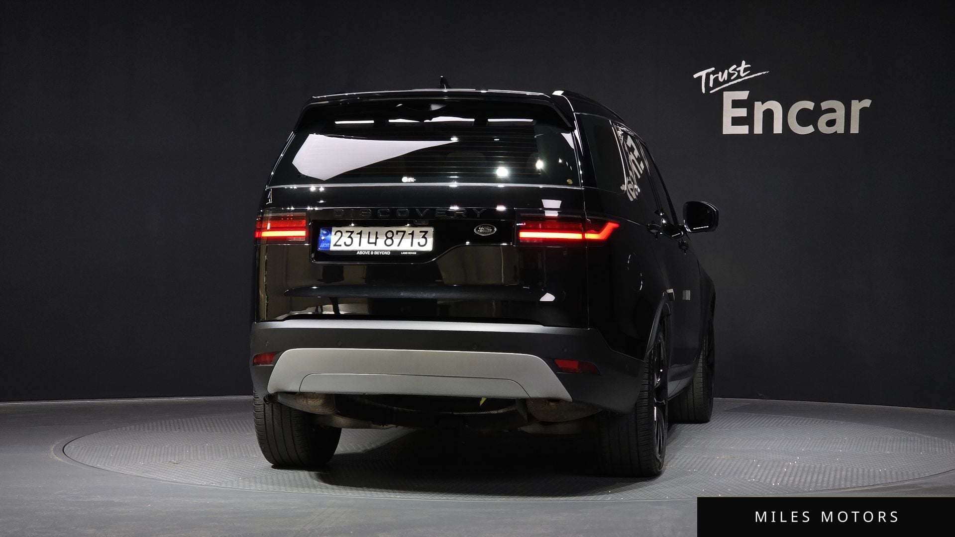 Land Rover Discovery 2023 — миниатюра 4