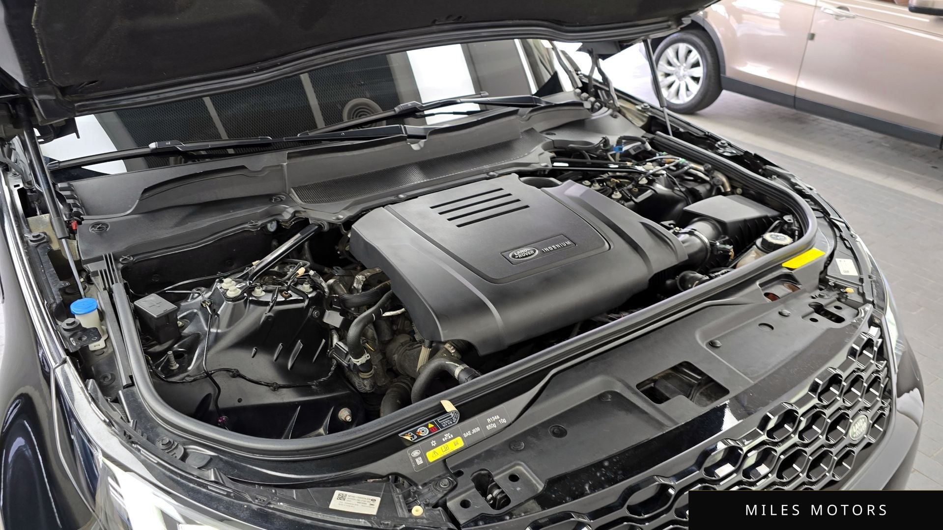 Land Rover Discovery 2023 — миниатюра 6