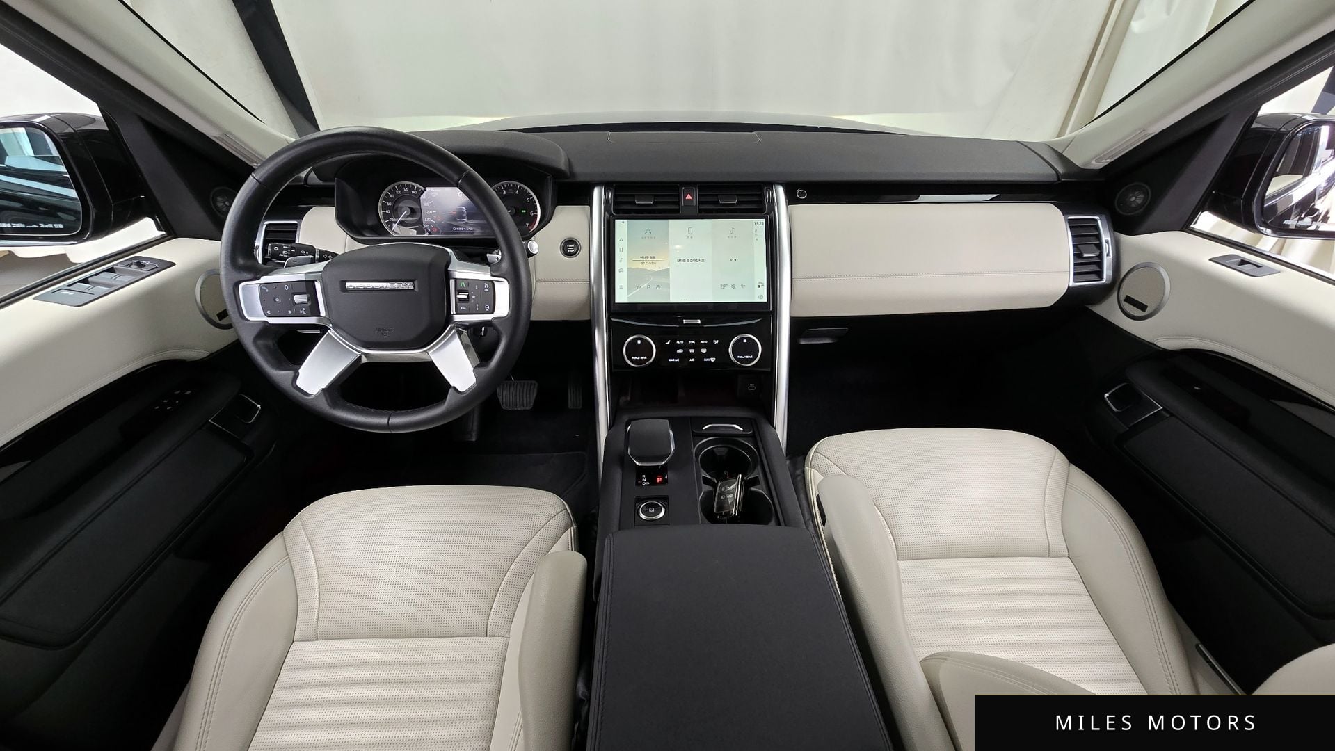 Land Rover Discovery 2023 — миниатюра 7