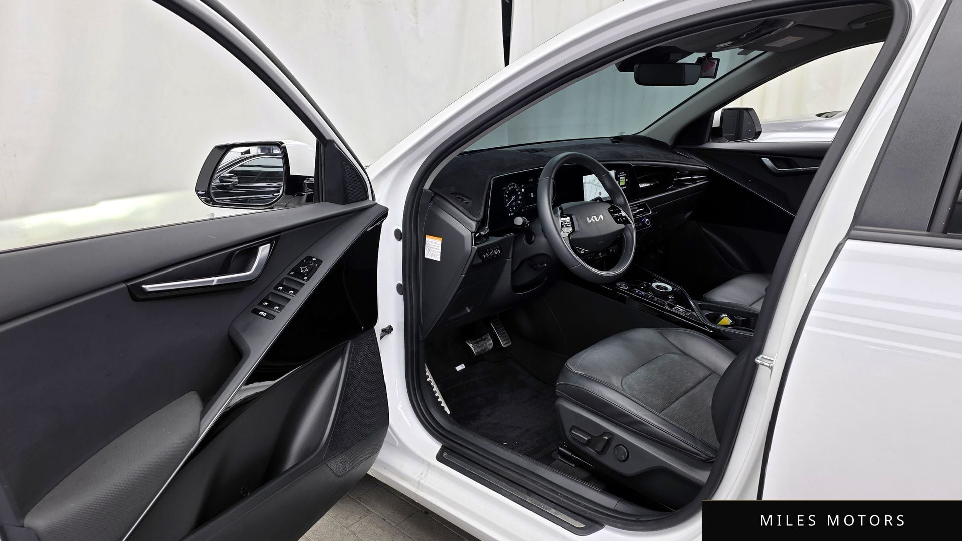 Kia Niro 2023 — миниатюра 10
