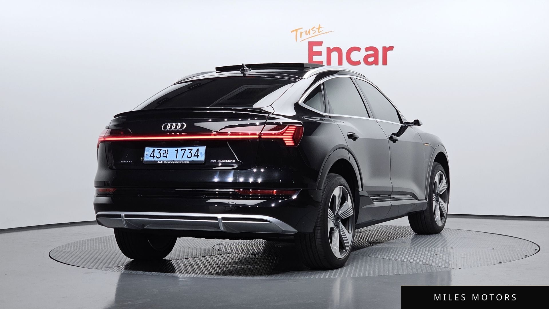 Audi e-tron 2022 — миниатюра 2