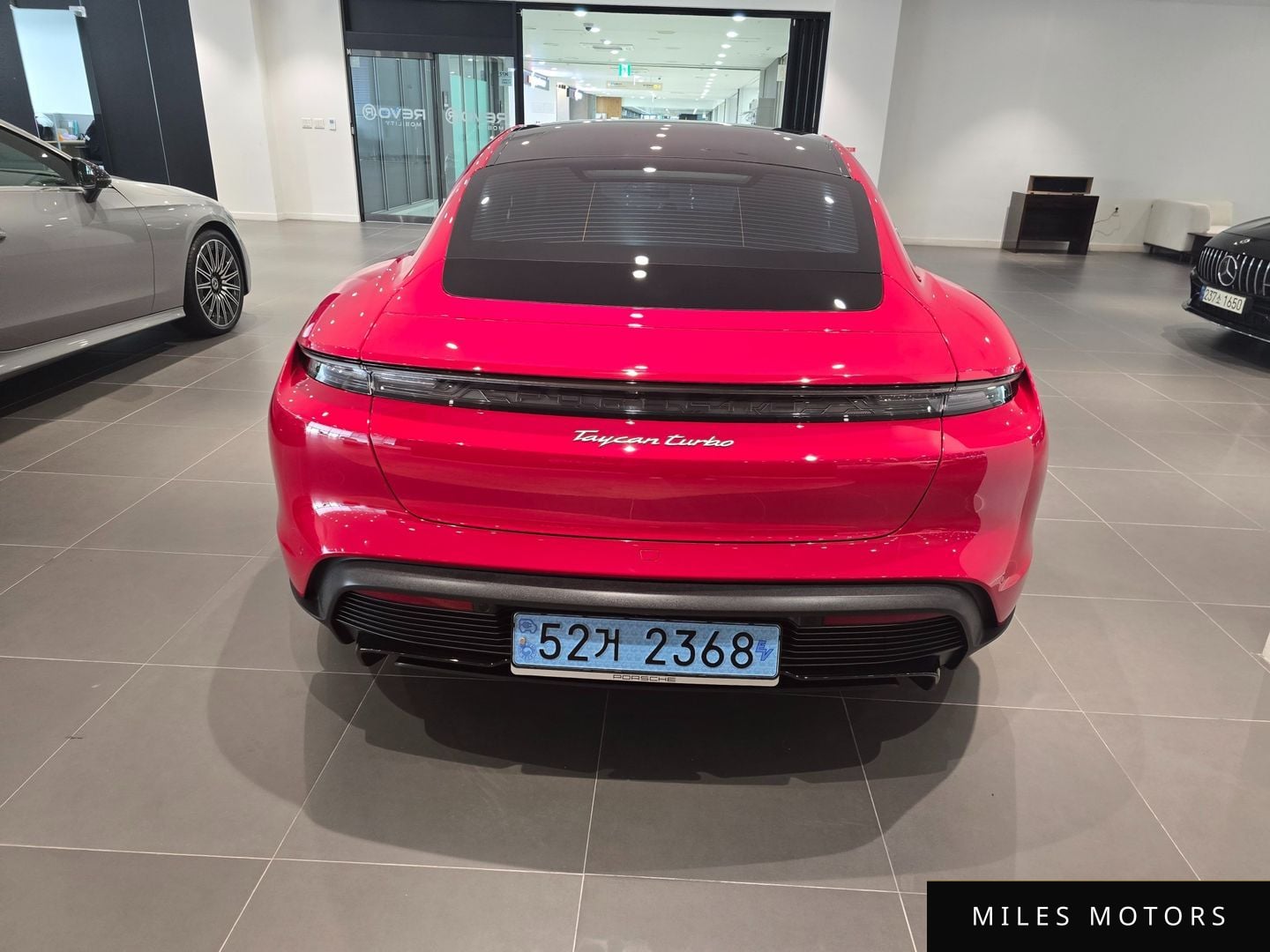 Porsche Taycan 2021 — миниатюра 4