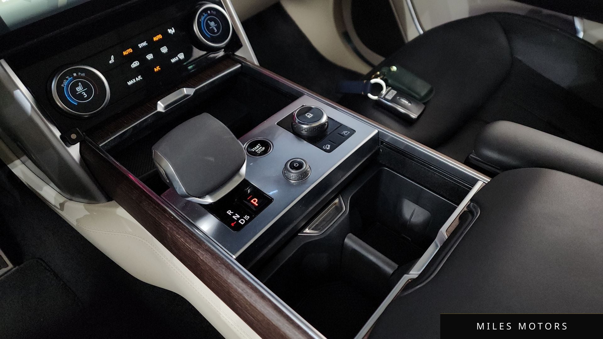 Land Rover Range Rover 2023 — миниатюра 9