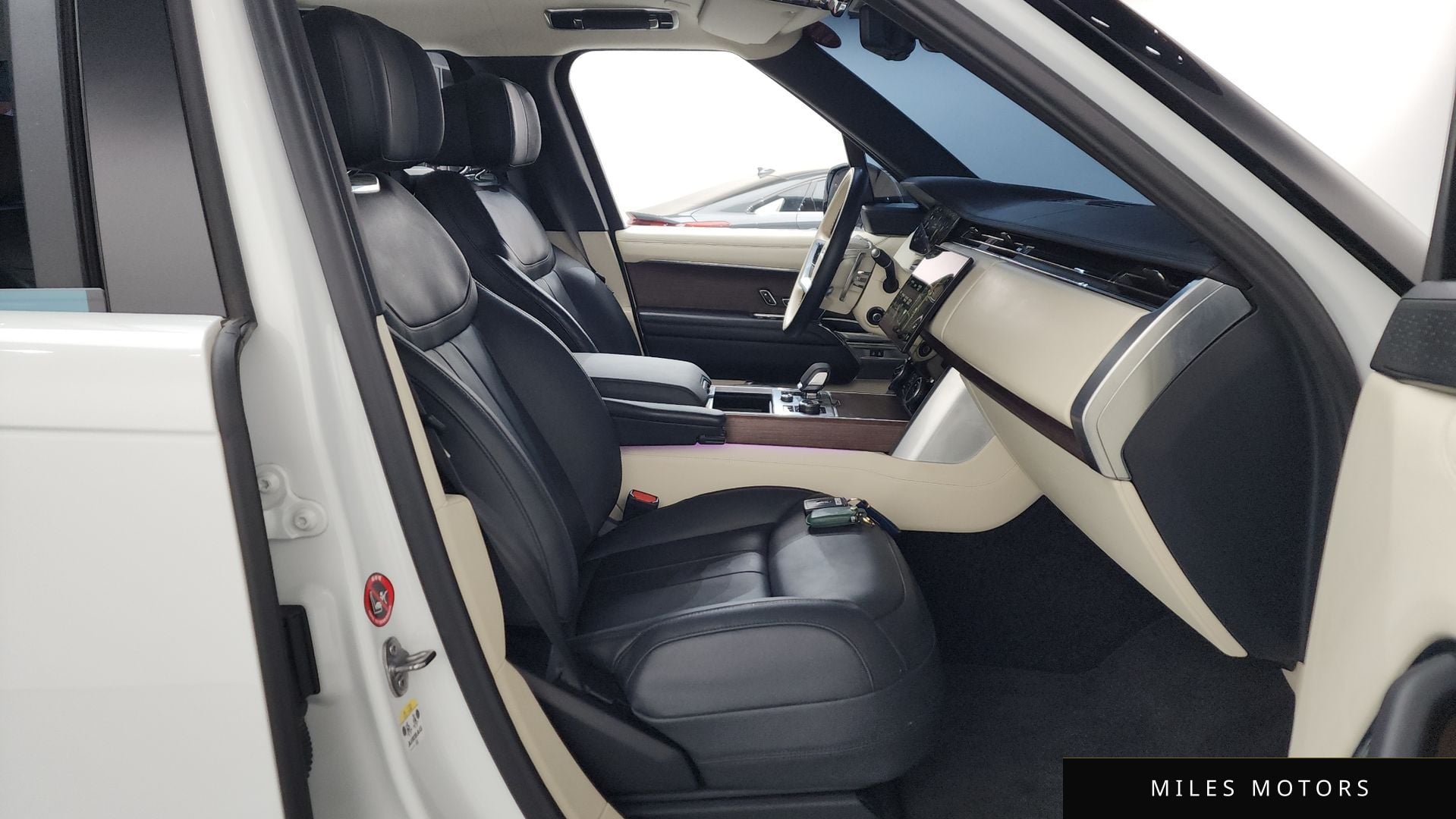 Land Rover Range Rover 2023 — миниатюра 11