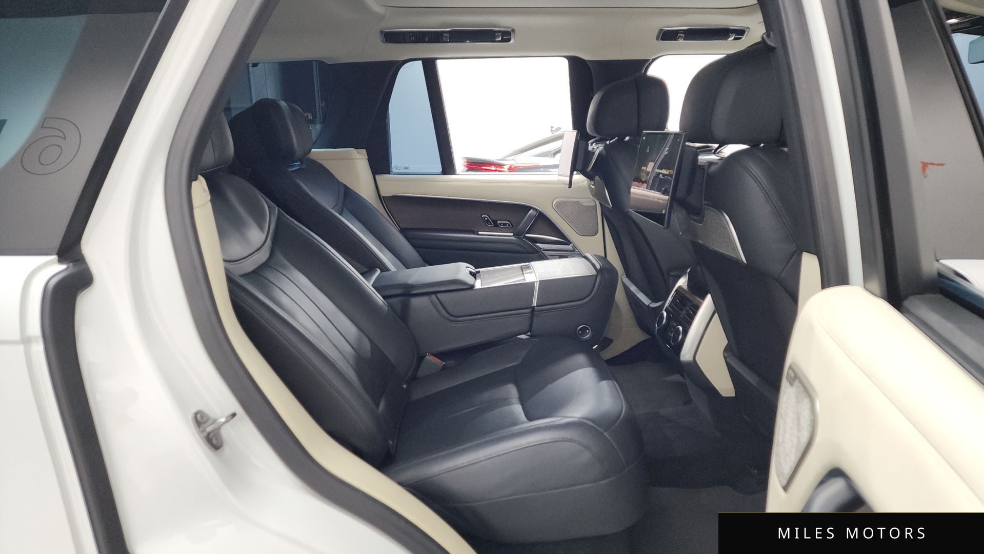 Land Rover Range Rover 2023 — миниатюра 12