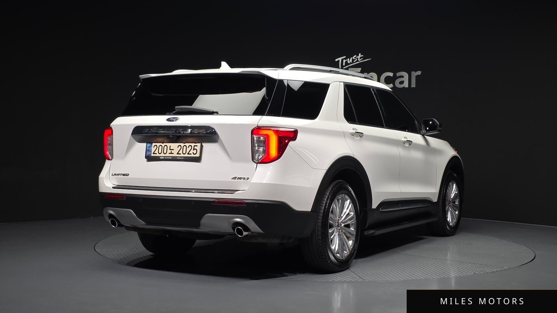 Ford Explorer 2021 — миниатюра 2