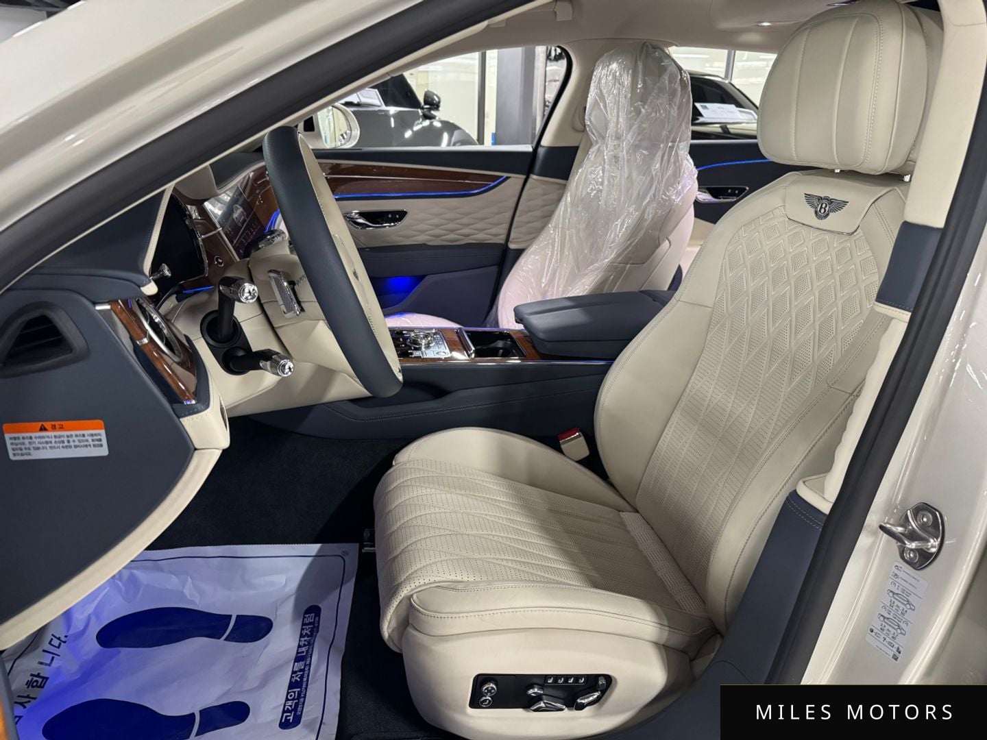Bentley Flying Spur 2021 — миниатюра 8