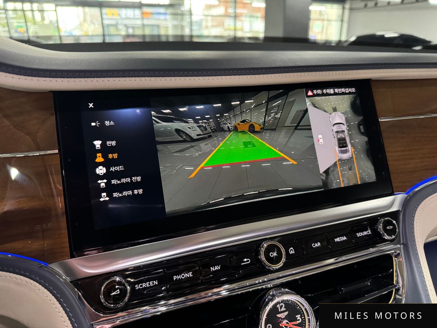 Bentley Flying Spur 2021 — миниатюра 9