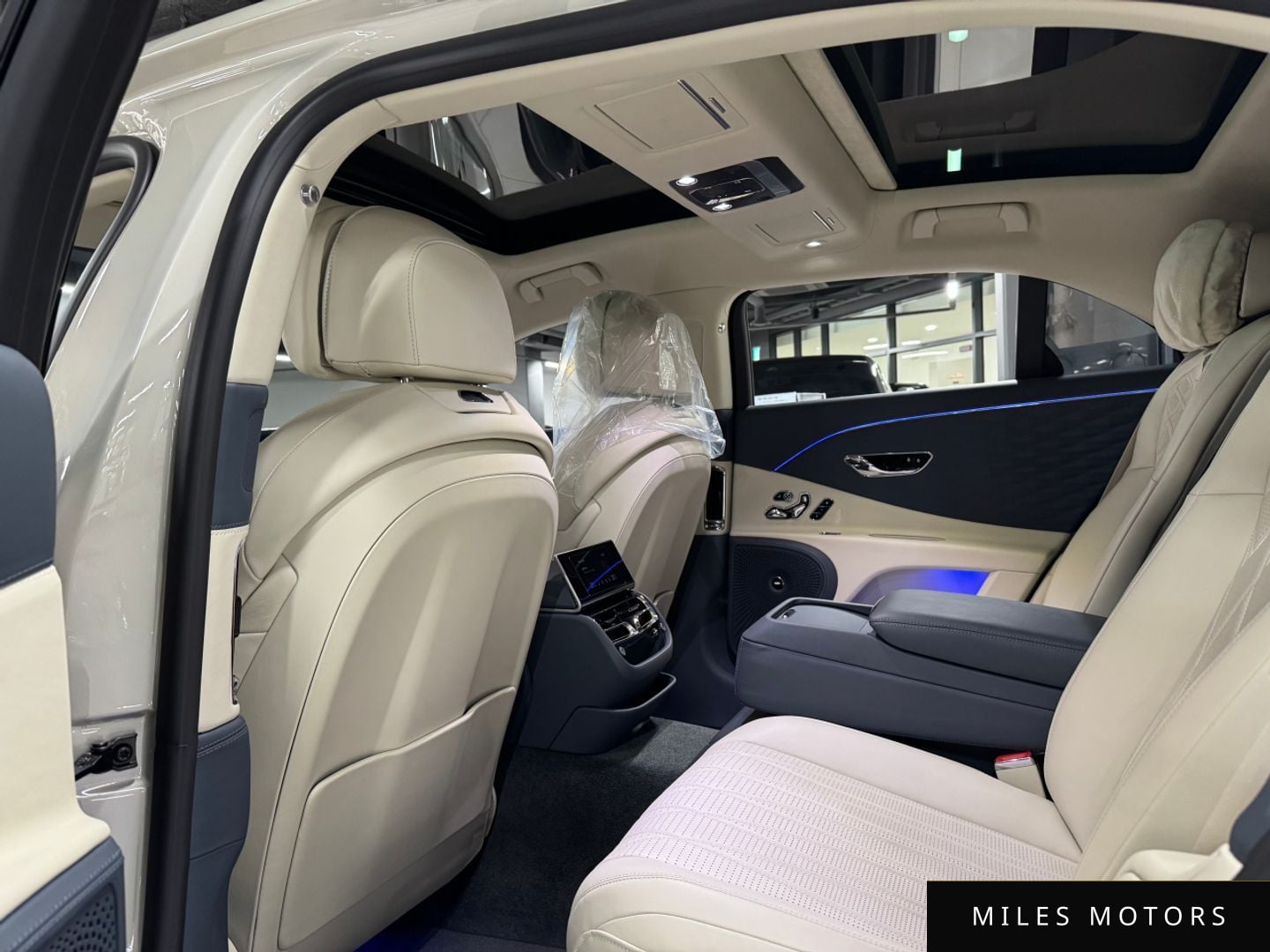 Bentley Flying Spur 2021 — миниатюра 12