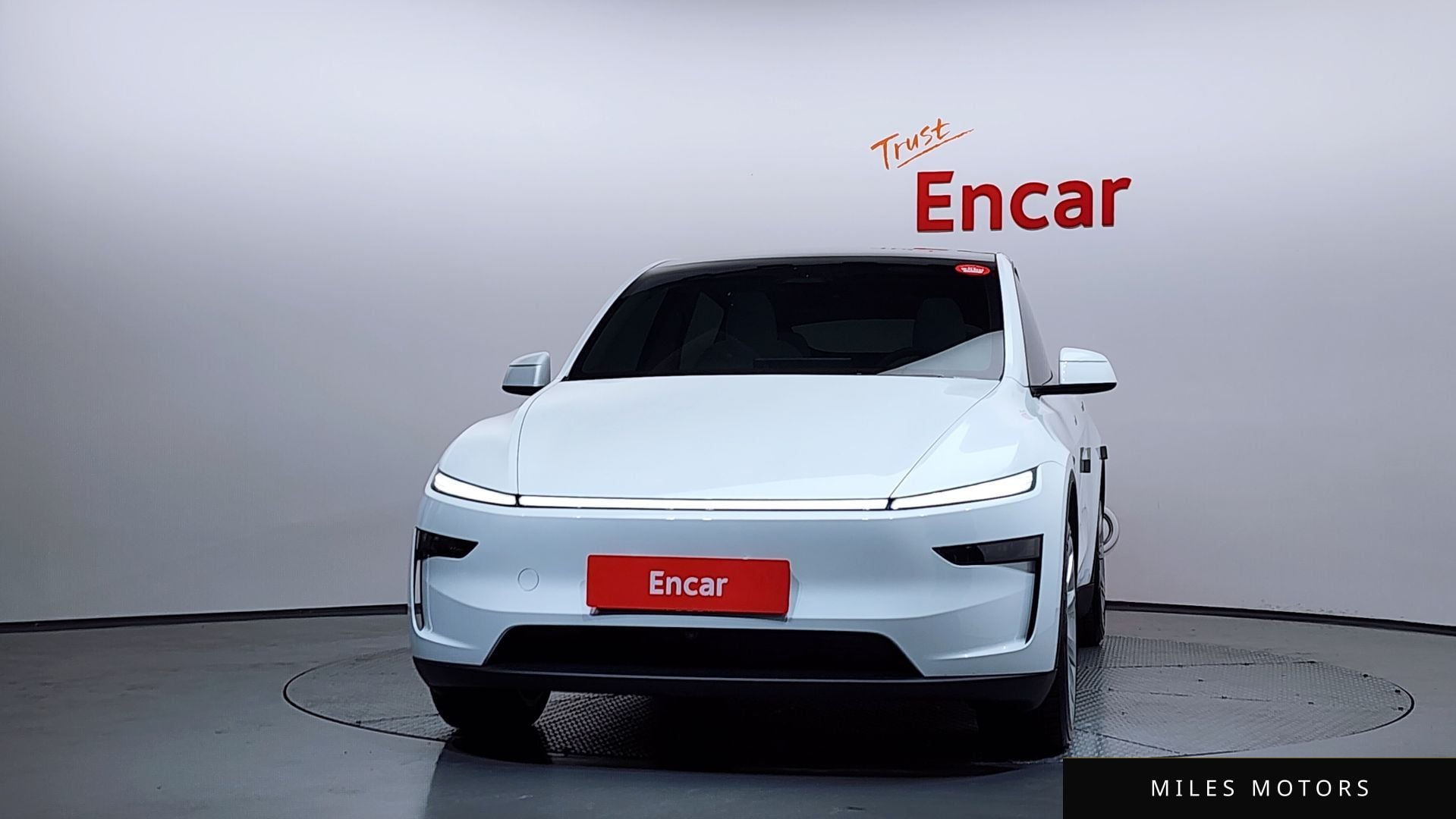 Tesla Model Y 2025 — миниатюра 3