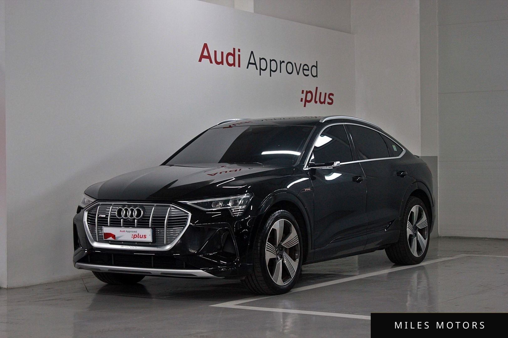 Audi e-tron 2022 — фото 1 из 12