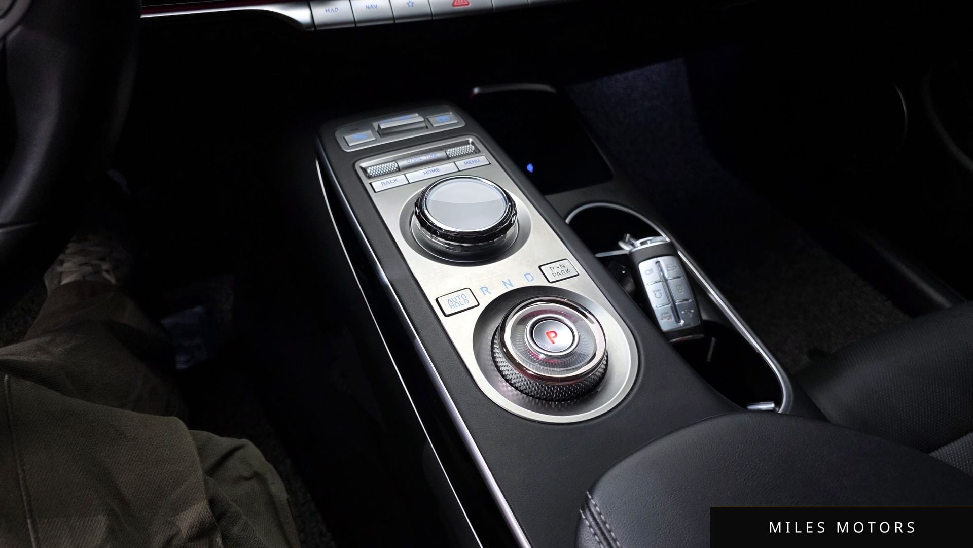 Genesis GV70 2023 — миниатюра 9