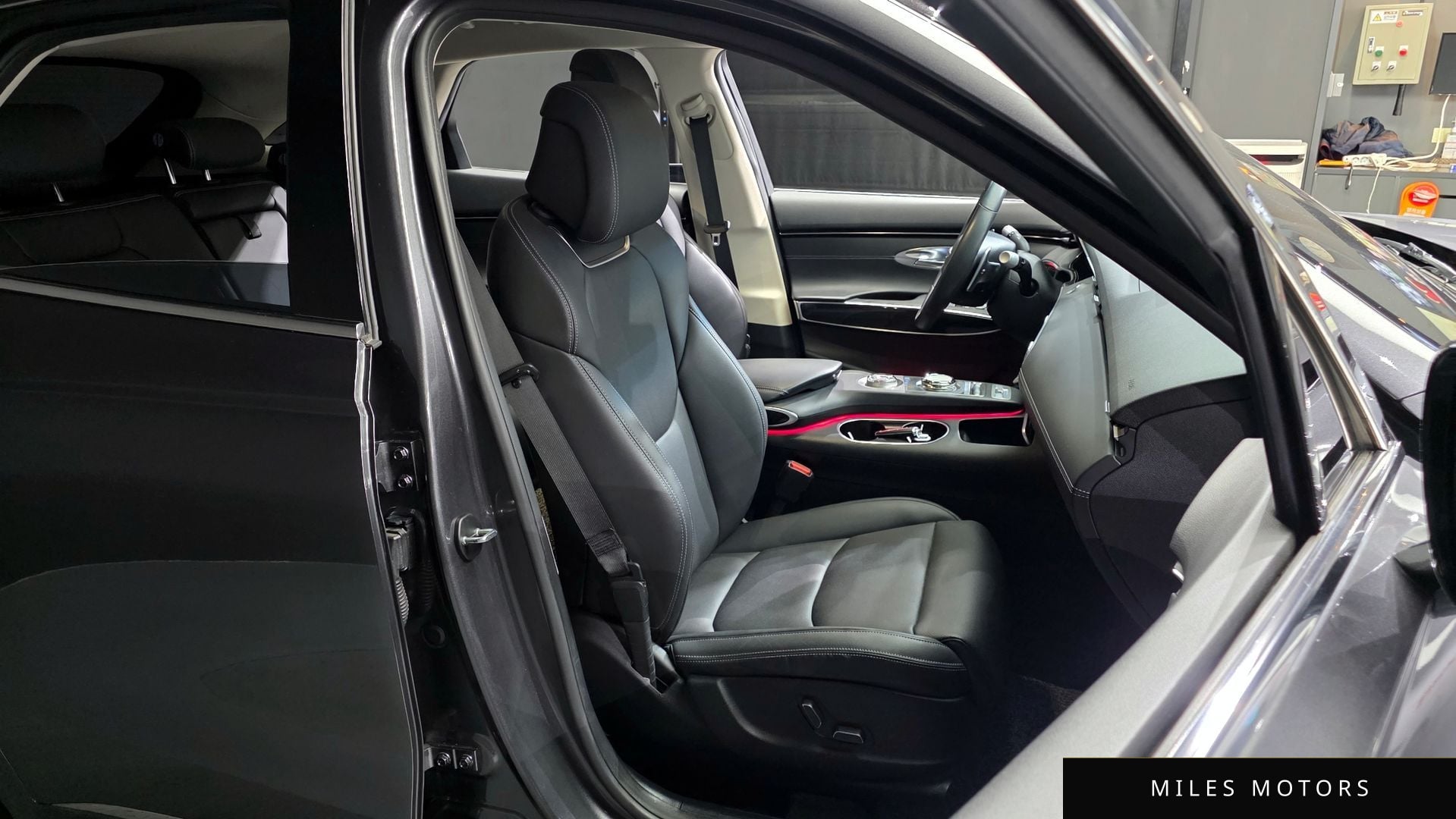 Genesis GV70 2023 — миниатюра 11