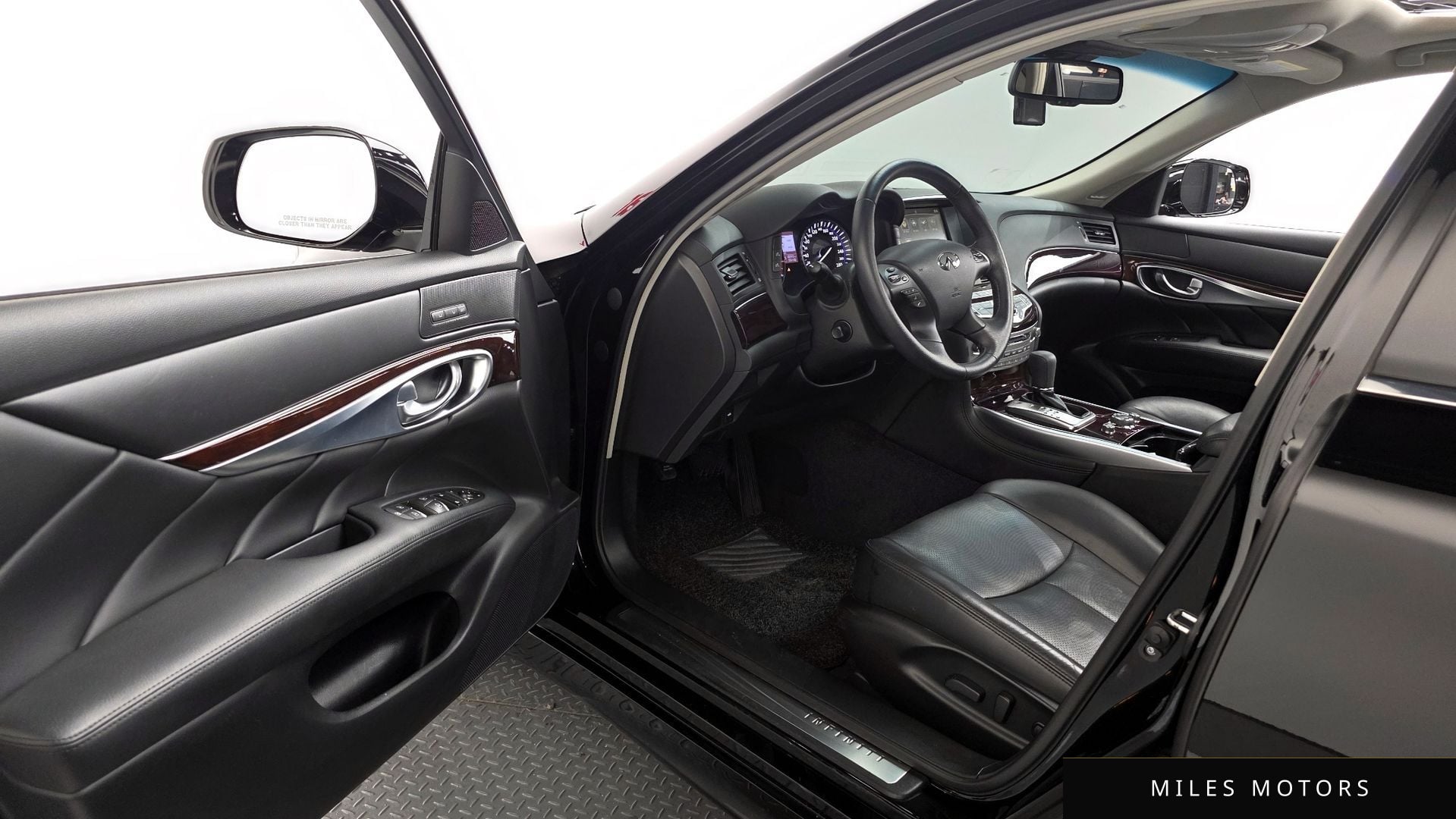 Infiniti Q70 2019 — миниатюра 10